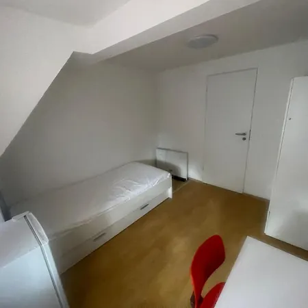 Rose Hostel *